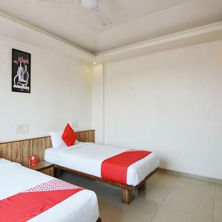 Oyo 24197 Saptaruchi 호텔 Pimpri-Chinchwad 외부 사진