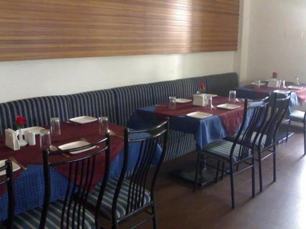 Oyo 24197 Saptaruchi 호텔 Pimpri-Chinchwad 외부 사진