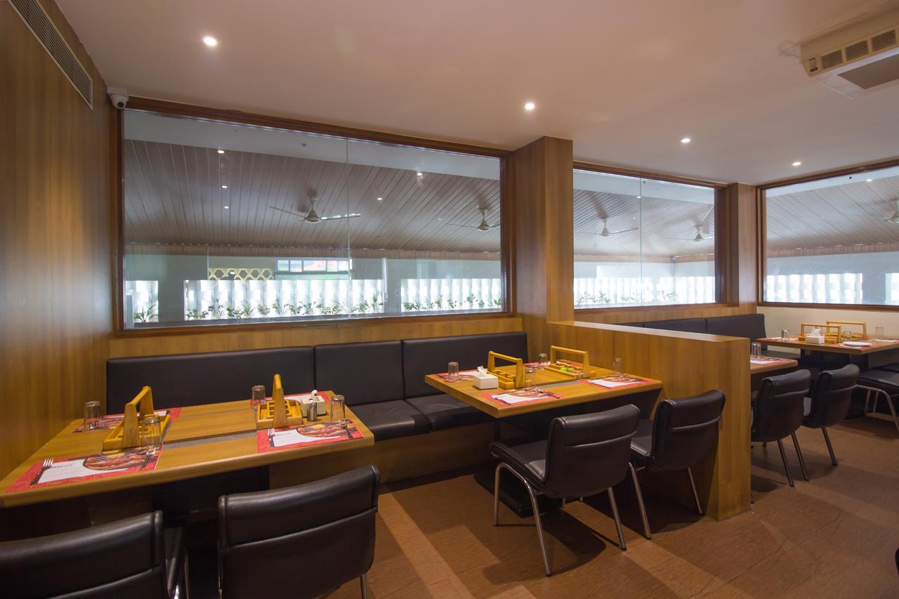 Oyo 24197 Saptaruchi 호텔 Pimpri-Chinchwad 외부 사진