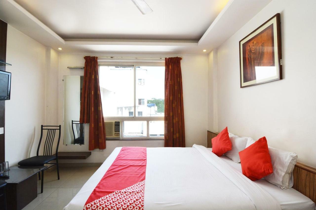 Oyo 24197 Saptaruchi 호텔 Pimpri-Chinchwad 외부 사진