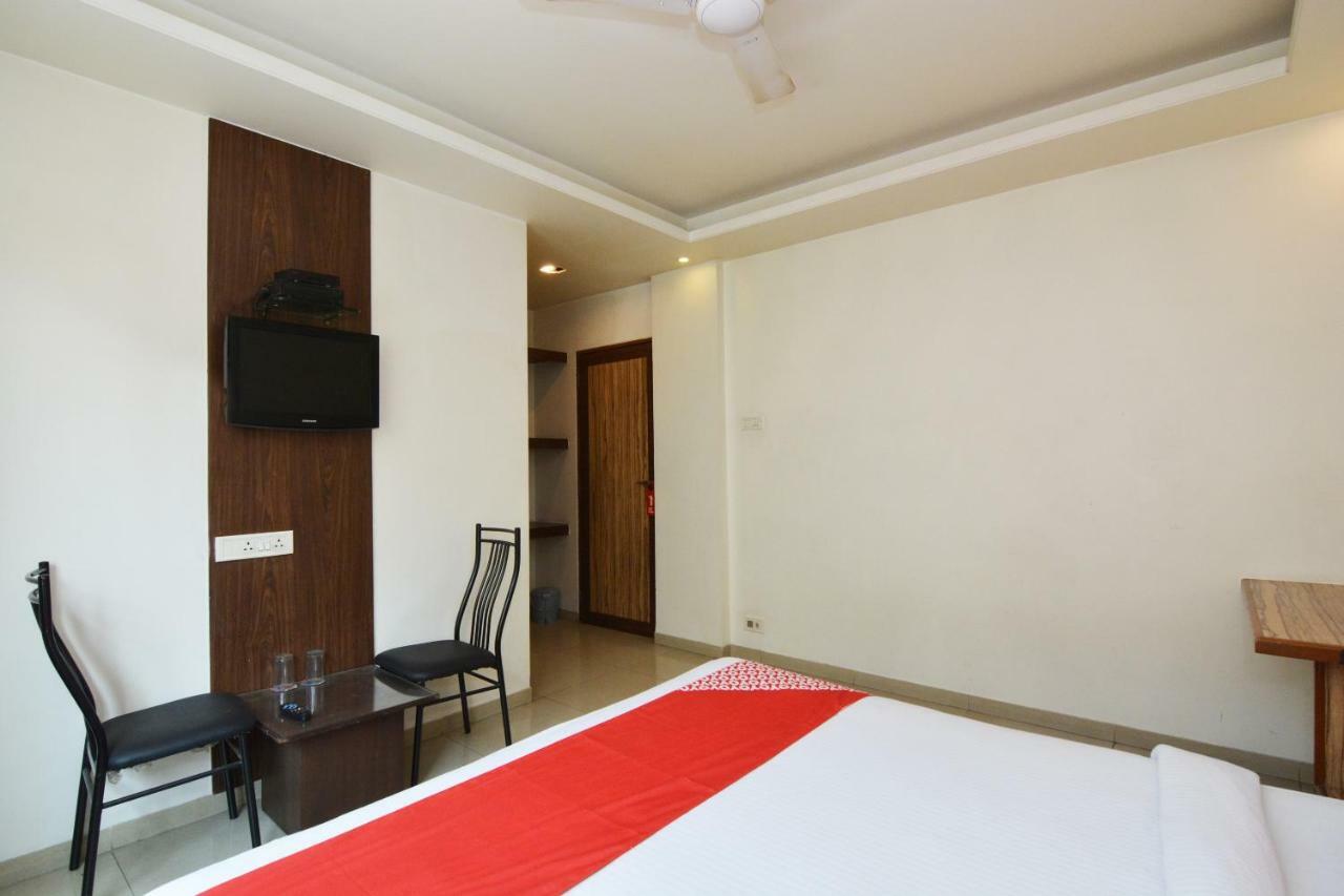 Oyo 24197 Saptaruchi 호텔 Pimpri-Chinchwad 외부 사진